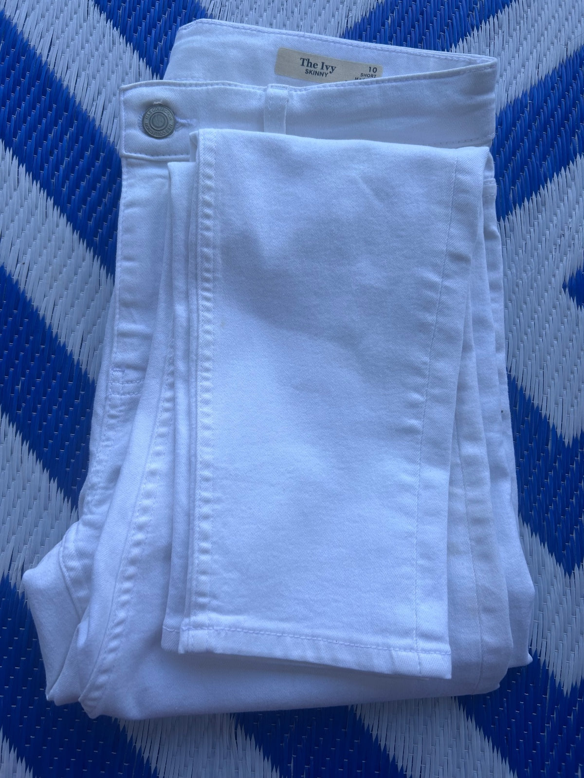 White Skinny Jeans with Classic Five-Pocket Design