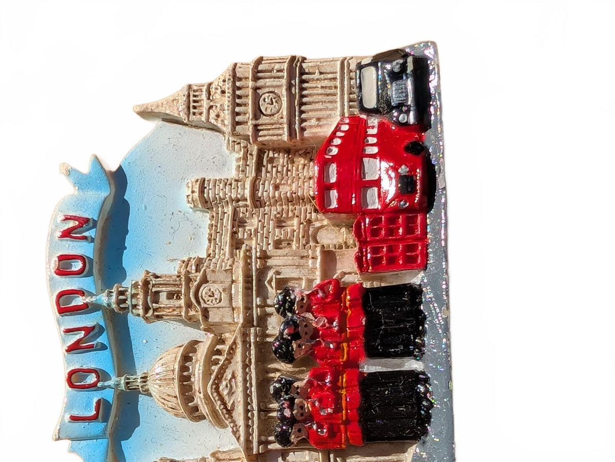 London Souvenir Fridge Magnet Red Double Decker Bus & Royal Guards Resin 3D