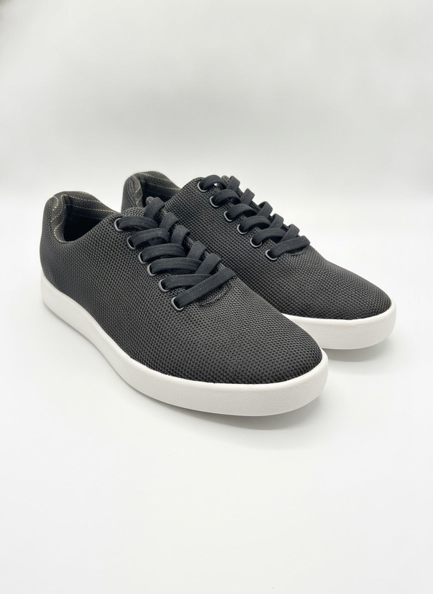 Atoms Model 000 Black Knit Sneakers Size L7 US Women's 5 Men's 3.5 Unisex