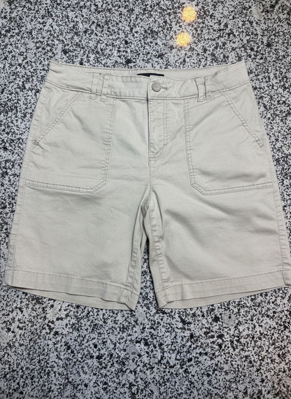 Lee Women's Size 8 Medium Khaki Beige Regular Fit Bermuda Casual Shorts Stretch