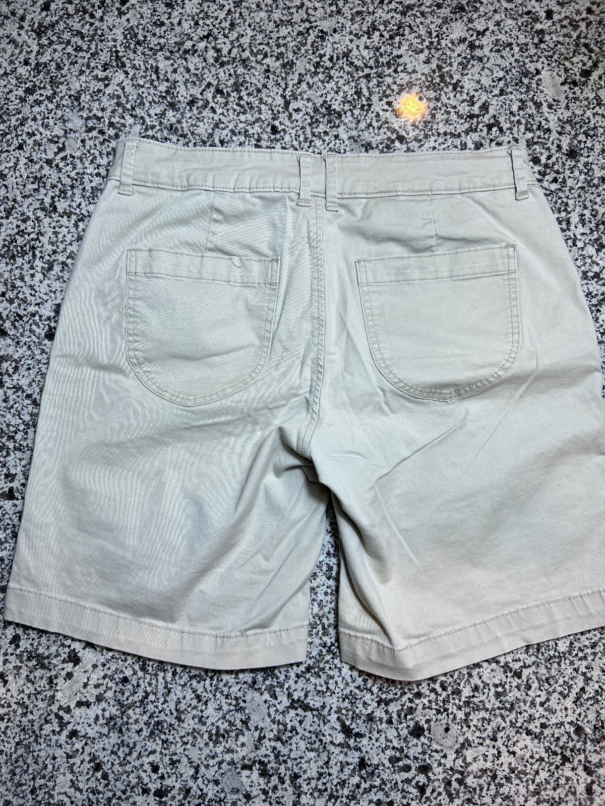Lee Women's Size 8 Medium Khaki Beige Regular Fit Bermuda Casual Shorts Stretch