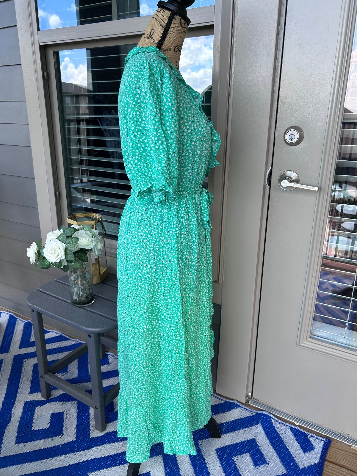 Old Navy Green Floral Wrap Midi Dress Women’s Medium Ruffle V-Neck Casual
