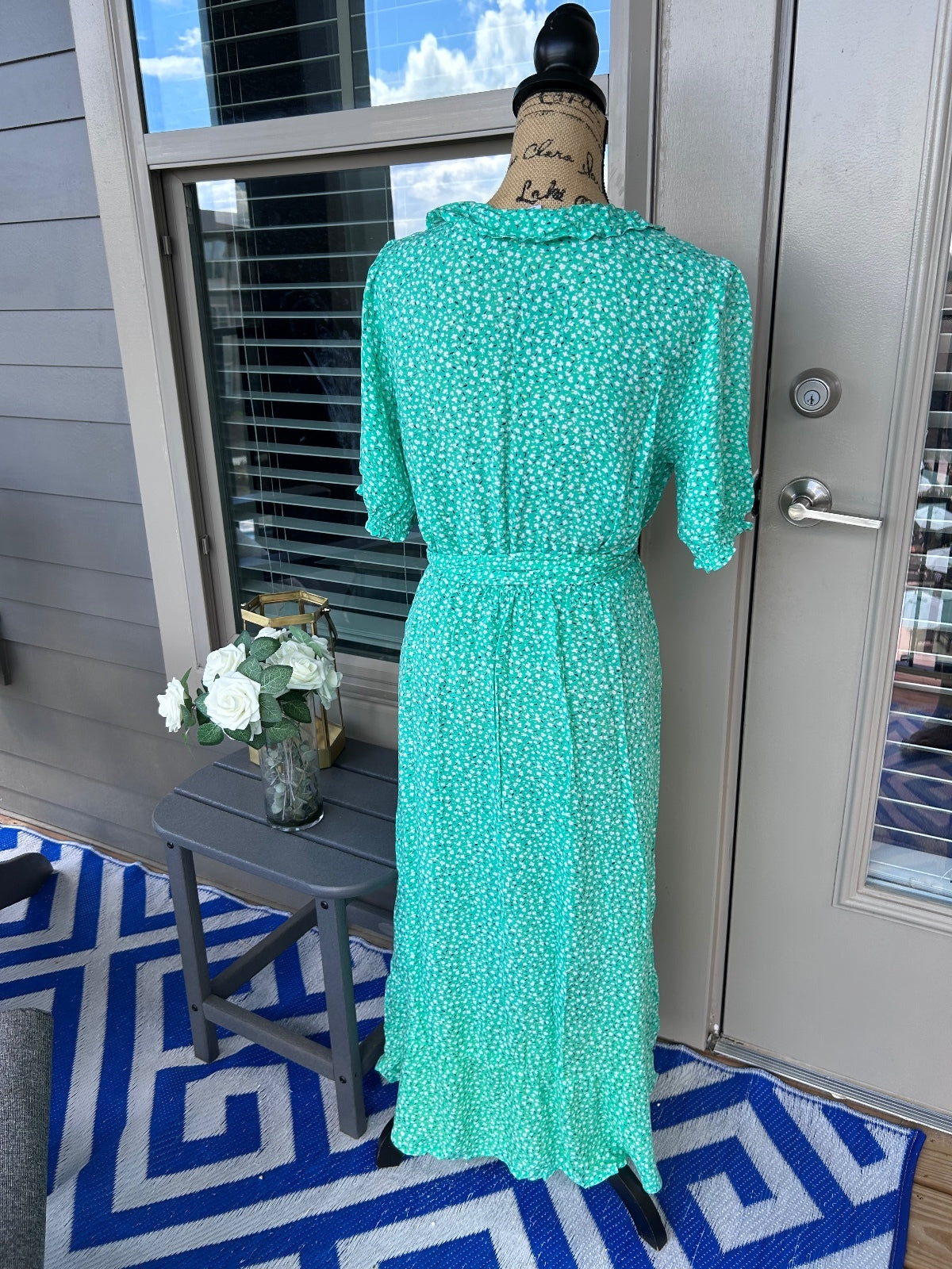 Old Navy Green Floral Wrap Midi Dress Women’s Medium Ruffle V-Neck Casual