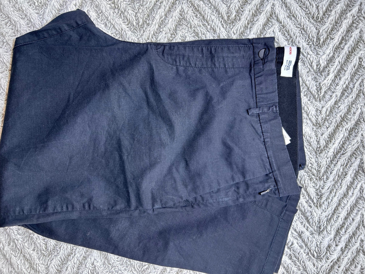 Old Navy Men 42x30 Dark Navy Blue Built In Flex Ultimate Tech Slim Chino Pants