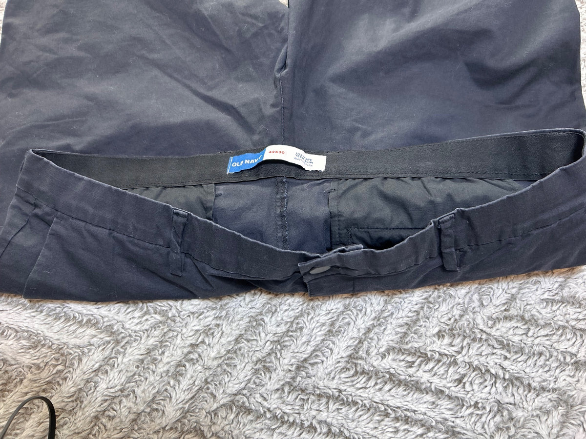 Old Navy Men 42x30 Dark Navy Blue Built In Flex Ultimate Tech Slim Chino Pants