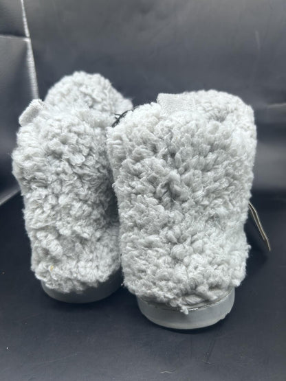 Dearfoams Cozy Mountain Memory Foam Gray Sherpa Bootie Slips