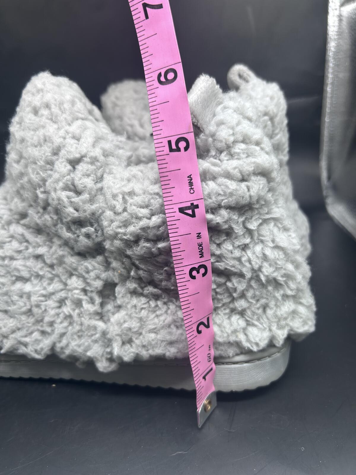 Dearfoams Cozy Mountain Memory Foam Gray Sherpa Bootie Slips