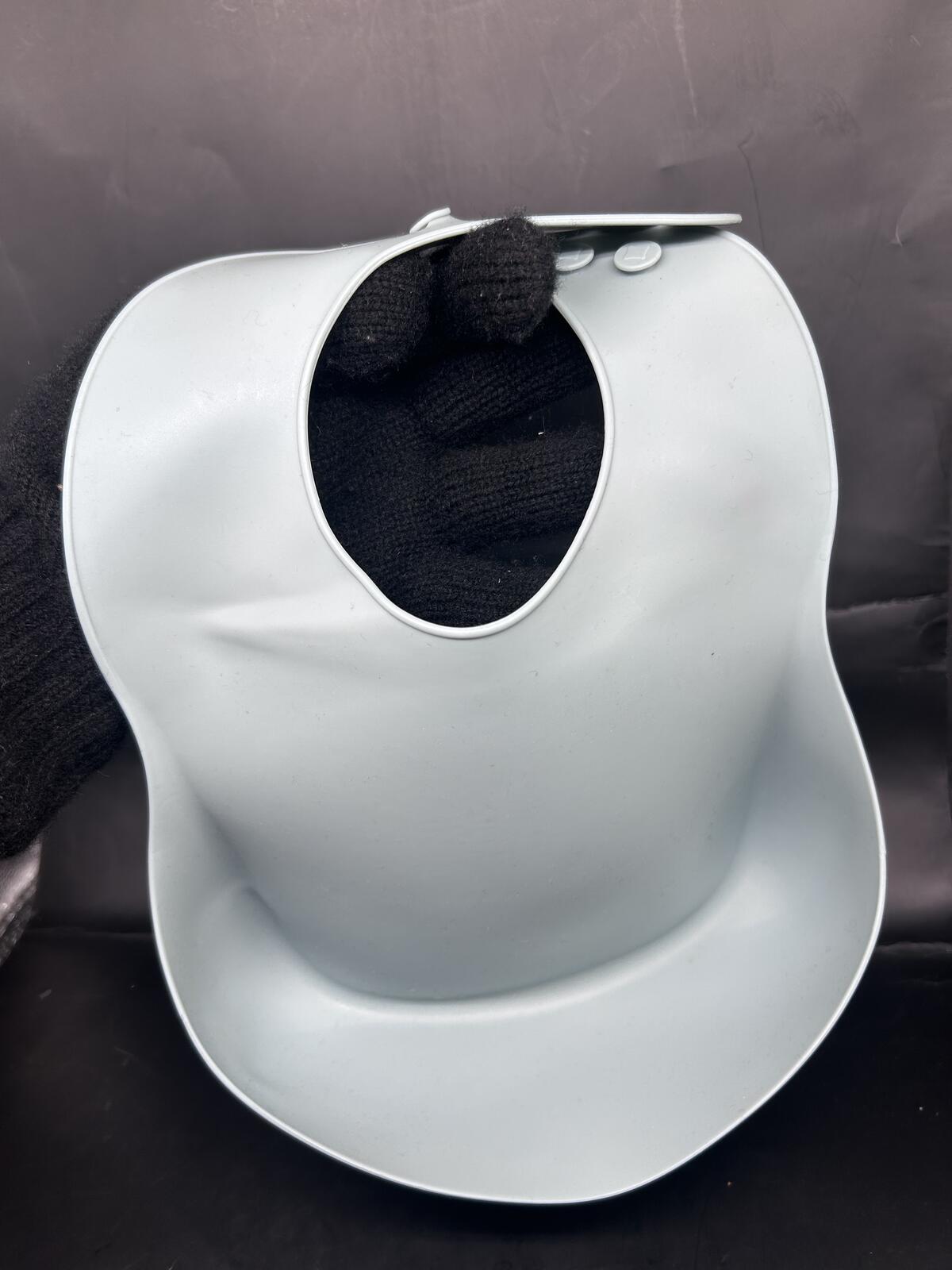 Set of 3 Silicone Baby Bibs with Food Catcher Pocket