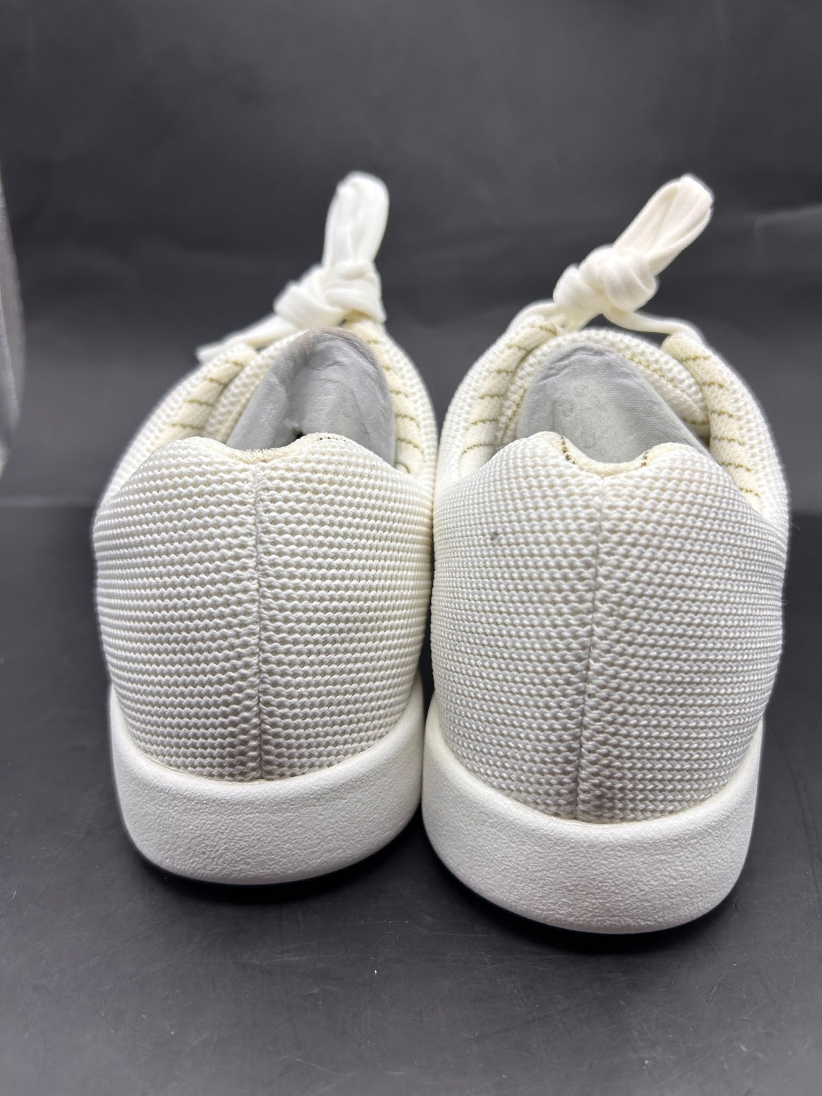 Atoms Model 000 White Knit Everyday Comfort Sneakers – Size L7 (US W5 / M3.5)