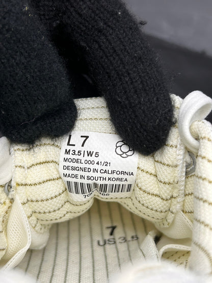 Atoms Model 000 White Knit Everyday Comfort Sneakers – Size L7 (US W5 / M3.5)