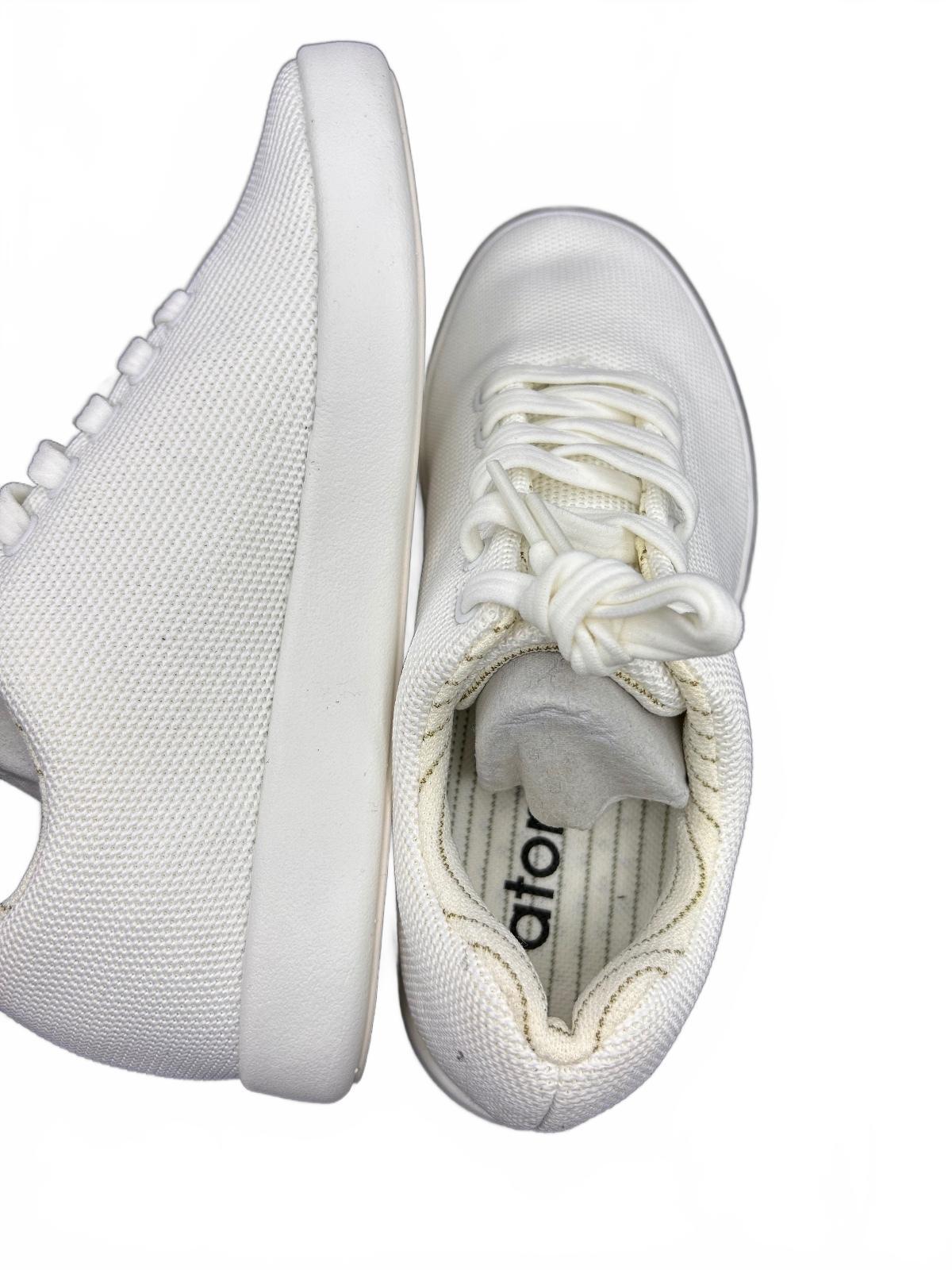Atoms Model 000 White Knit Everyday Comfort Sneakers – Size L7 (US W5 / M3.5)