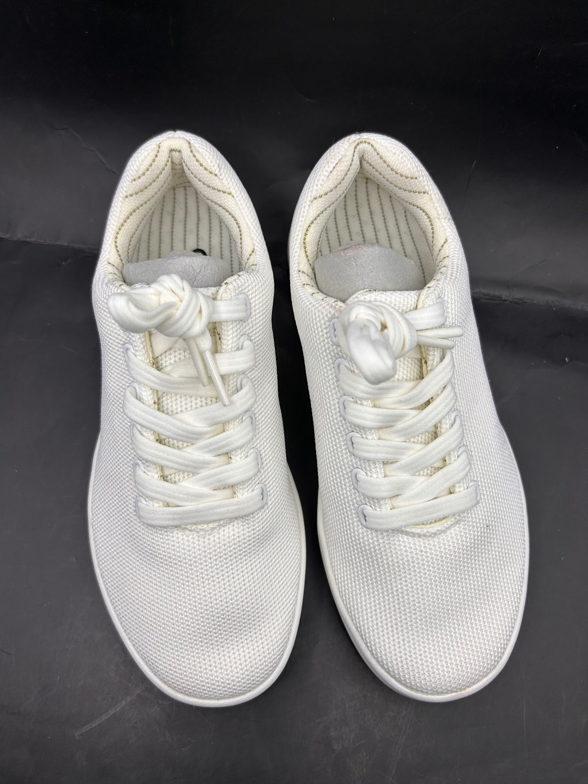 Atoms Model 000 White Knit Everyday Comfort Sneakers – Size L7 (US W5 / M3.5)