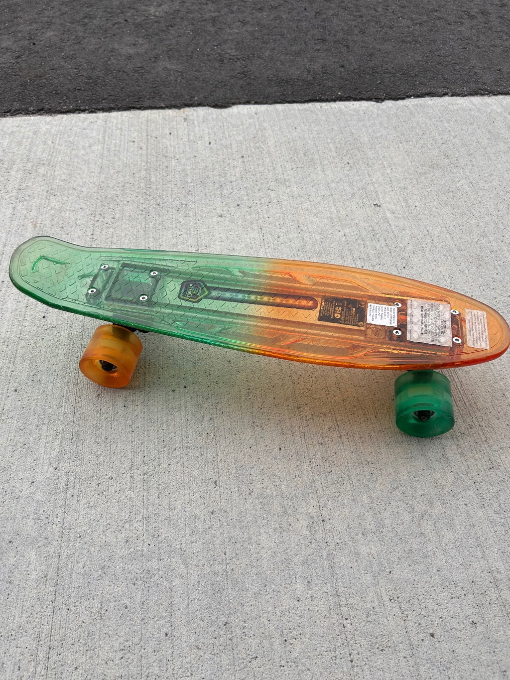 Madd Gear Retro Board 22 In LED Light Up Skateboard Green Orange Penny Cruiser