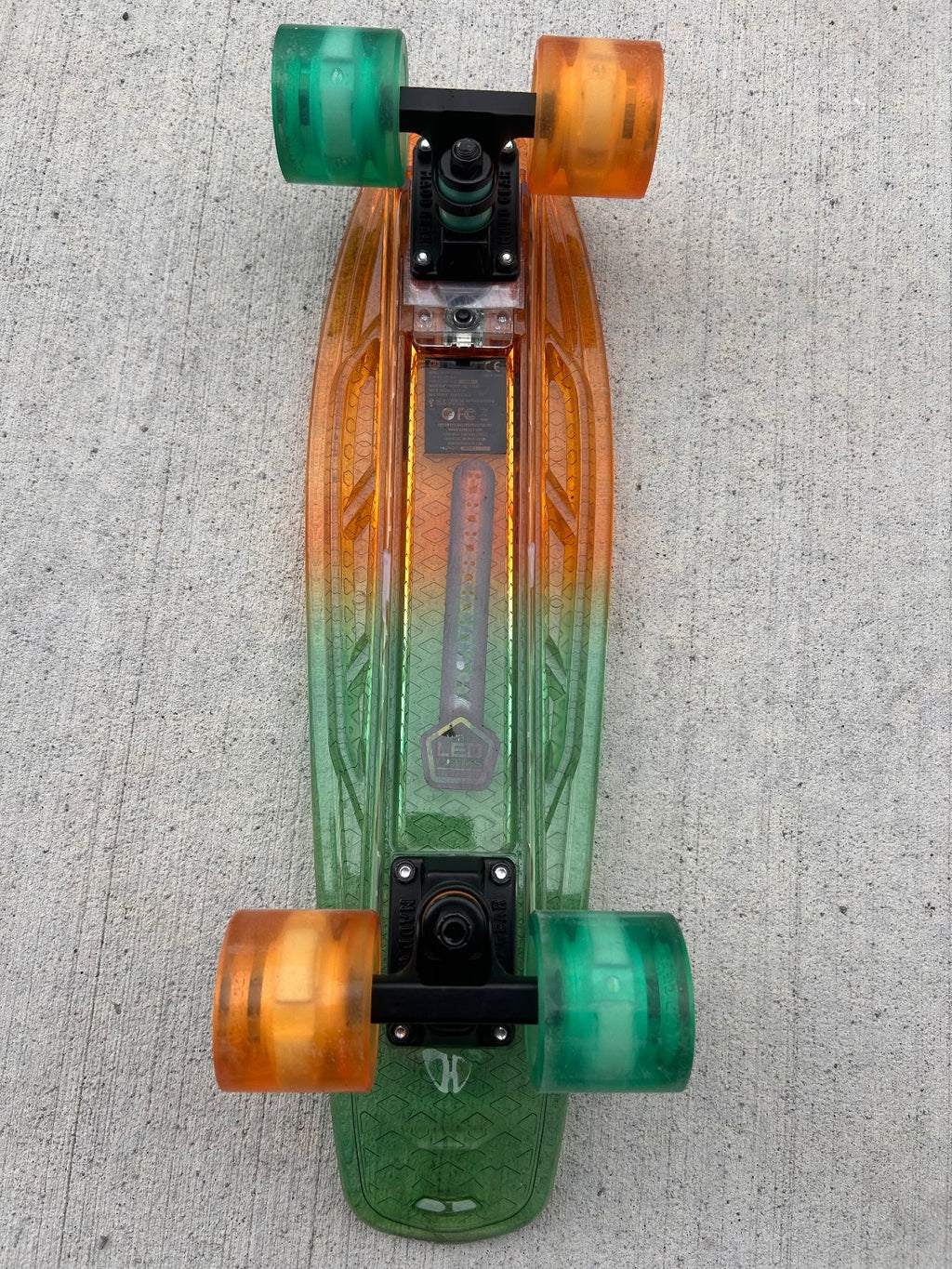 Madd Gear Retro Board 22 In LED Light Up Skateboard Green Orange Penny Cruiser
