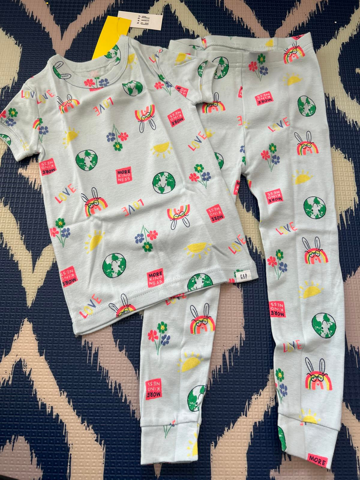 🌱ORGANIC🌱 Baby Gap | Earth Graphic PJ Set  Sz 3yrs