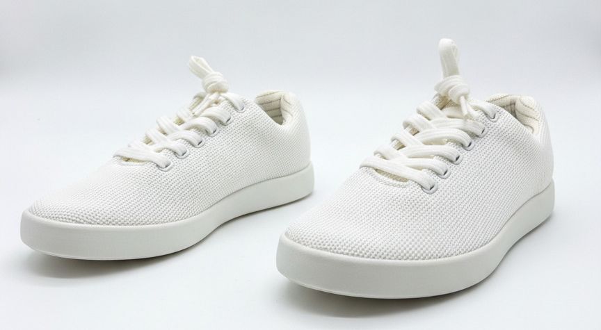 Atoms Model 000 White Knit Everyday Comfort Sneakers – Size L7 (US W5 / M3.5)
